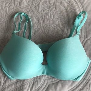 Light Blue Victoria’s Secret bra 32B convertible